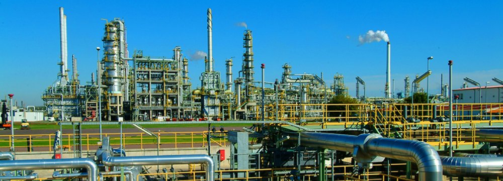 Parsian Refinery Selling Gas Condensates to Foreign, Local Clients