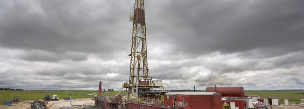 Rosneft Willing to Develop Azadegan Oilfield