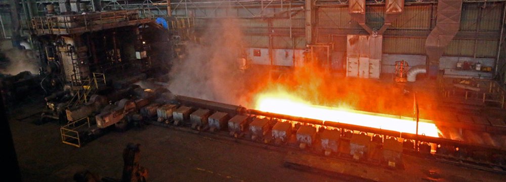  Iran’s crude steel output in November stood at 1.585 million tons, indicating a 26.3% rise compared with last year’s similar month.