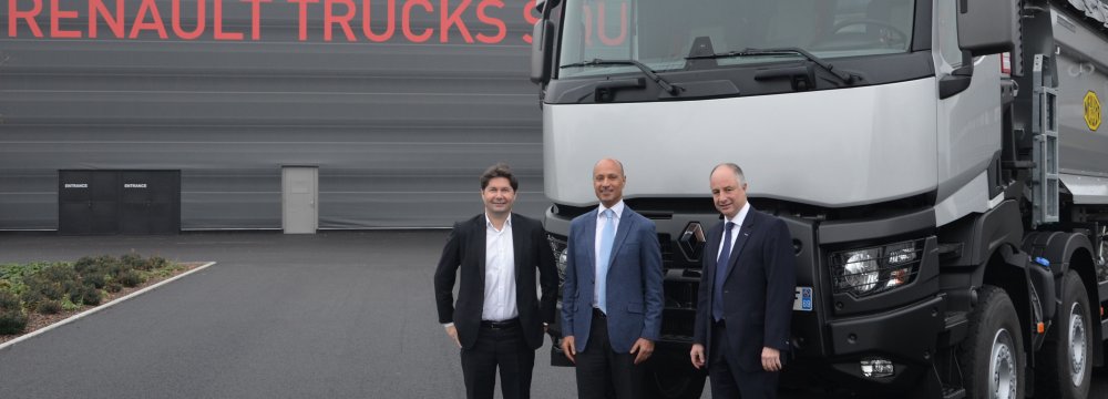  Arya Diesel Motors will start by assembling Renault Trucks T, with industrial operations set to commence in mid-2017.
