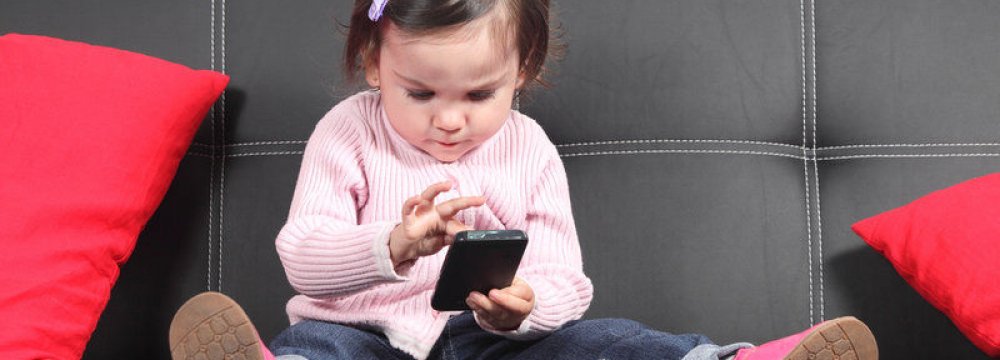 No Smartphones for Children Under 3