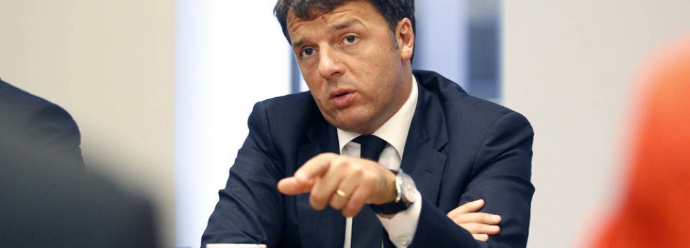 Renzi Blasts Opposition on Last Referendum Campaign Day