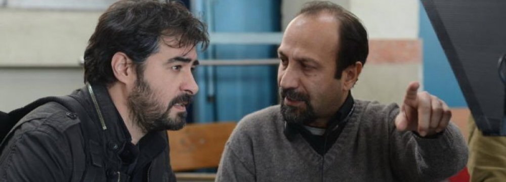 Asghar Farhadi (R) and Shahab Hosseini behind the scenes  in ‘The Salesman’