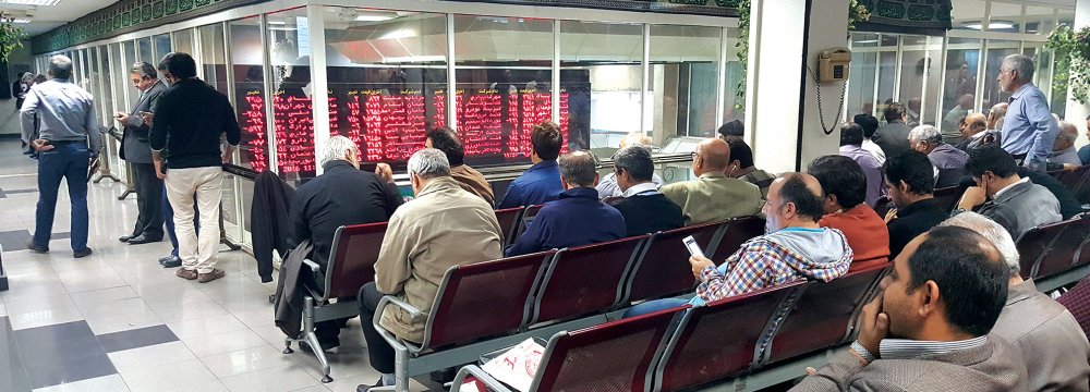 Close to 5 billion shares valued at $371.2 million were traded at TSE during the past week. (Photo: Amir Hossein Baratloo)