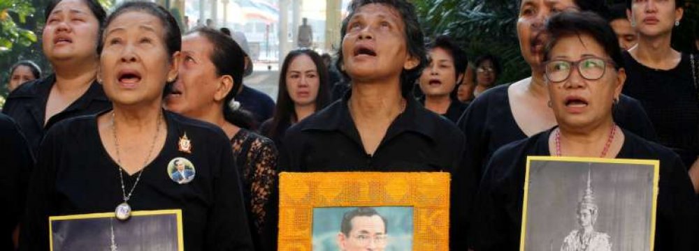 Tourists Told to Behave as Thailand Mourns