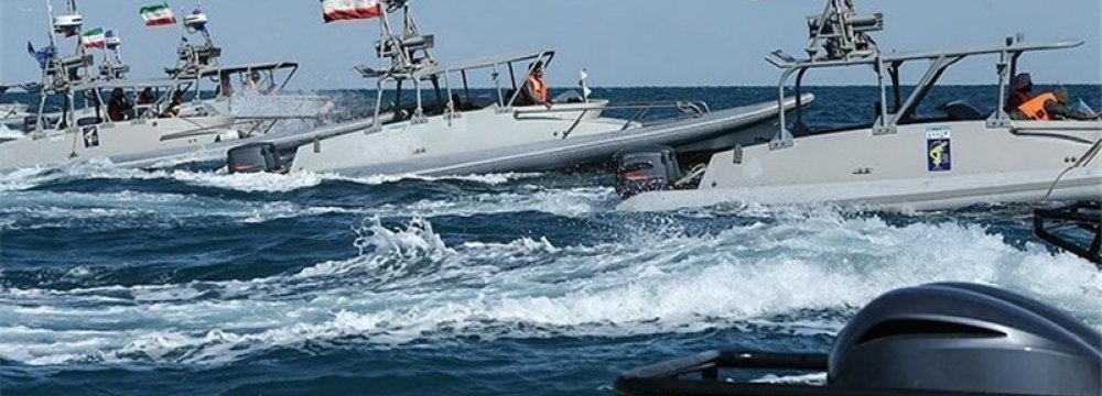 IRGC Takes Delivery of Speedboats