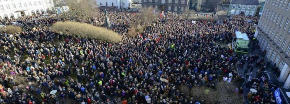 Thousands Demand Iceland PM Resign