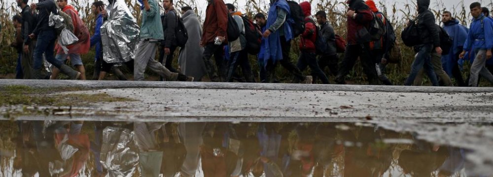 Slovenia, Serbia Close Migrant Route