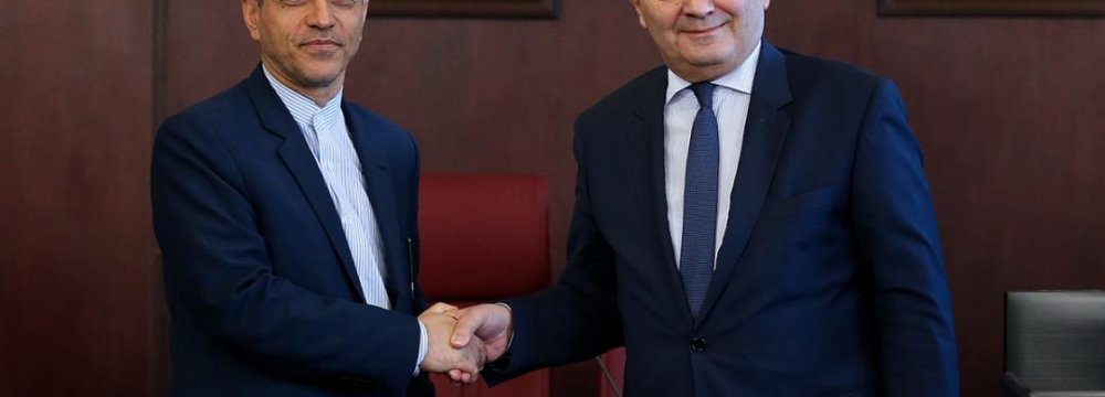 Romanian Minister Meets Tayyebnia