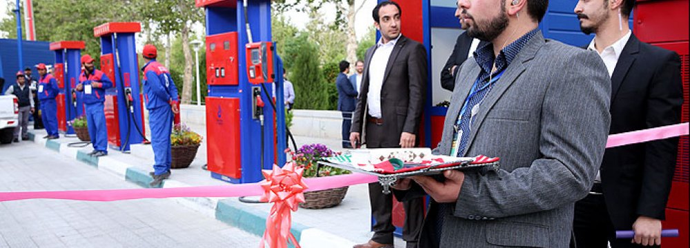 Single-Platform Gas Stations for Isfahan