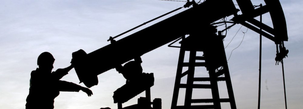 Leaks, Disruptions Reduce Global Oil Glut
