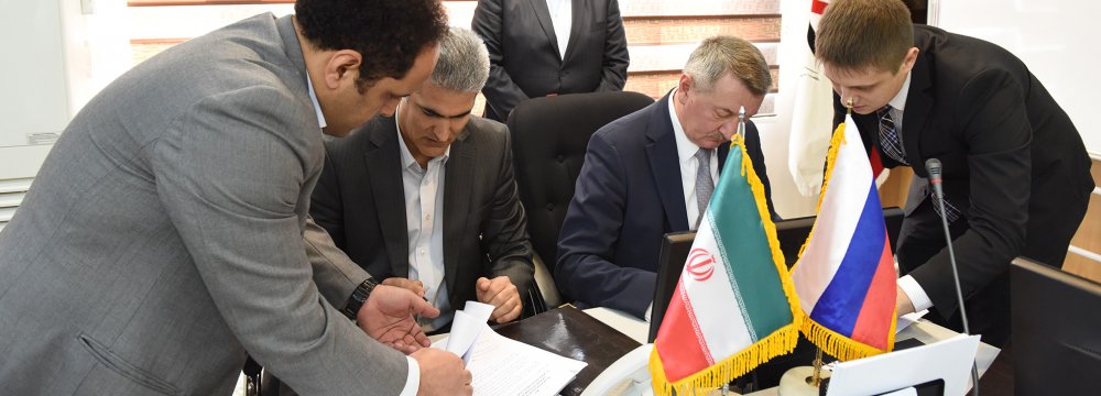 Iran, Russia Finalize Historic Customs Agreement 