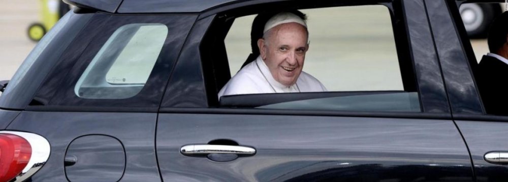 Pope&#039;s Fiat Fetches $300,000