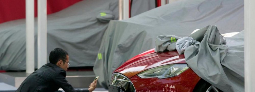 Tesla’s Model 3 Orders Top $10 Billion in 36 Hours