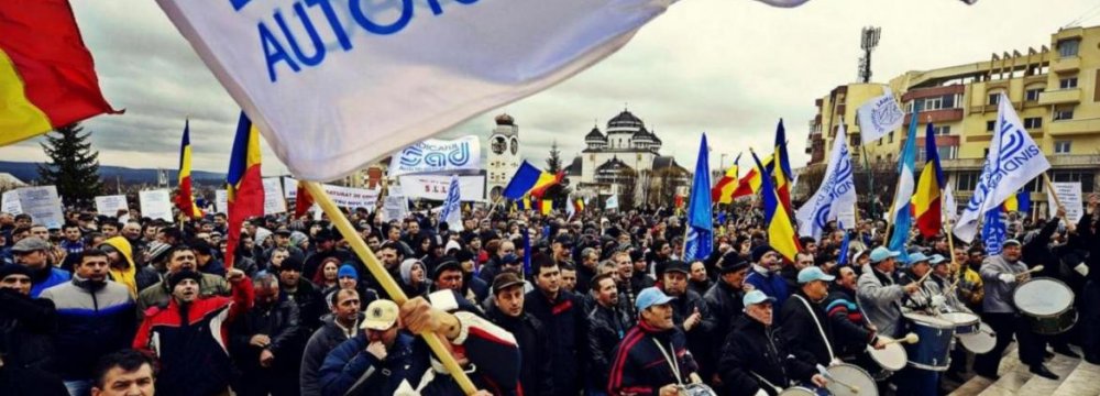 Mass Protest at Romanian Automaker Dacia