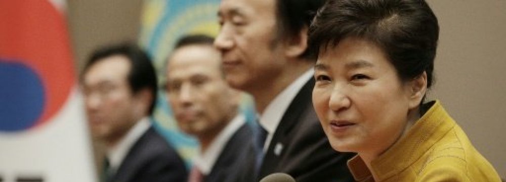 South Korea&#039;s Park Refuses Questioning by Prosecutors