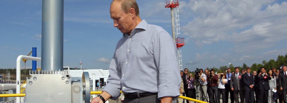 Putin Says Russia Ready to Freeze Oil Output at Current Levels