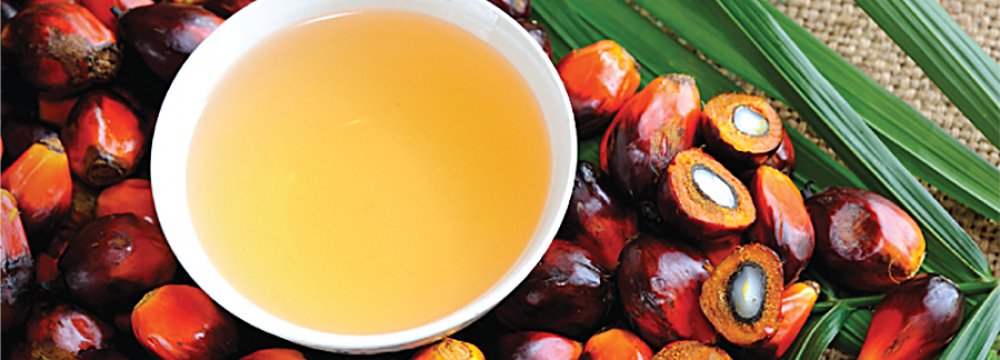 The use of palm oil in the commercial food industry is widespread because it is cheap.