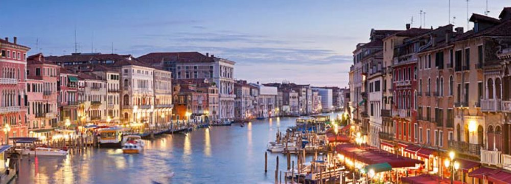 Tourism Driving Venetians Out