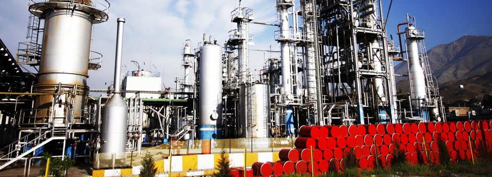 With $14 billion in new investments, Iran will boost refining capacity to 3.2 million bpd.