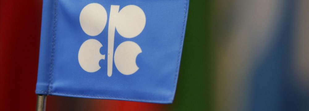 OPEC Split Prevents Deal With Other Producers to Curb Supply