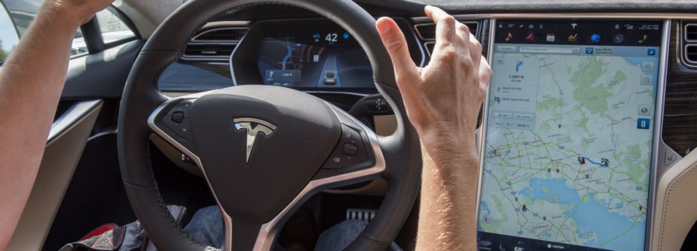 Tesla Fully Autonomous Cars Ready by 2017
