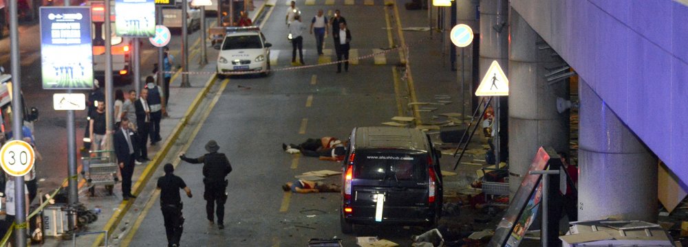 IS Prime Suspect in Istanbul Airport Attack