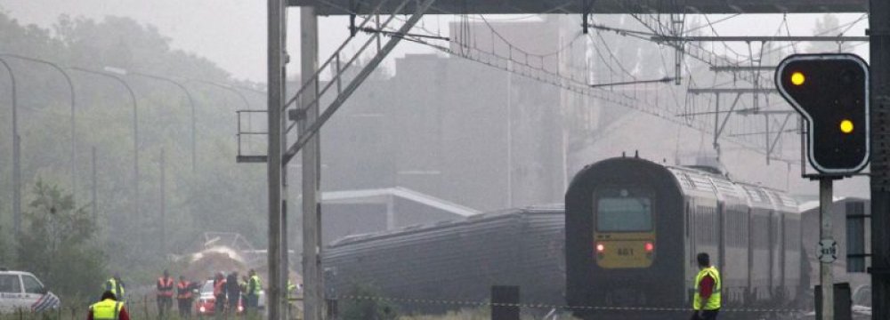 3 Killed, Scores Injured in Belgium Train Crash 