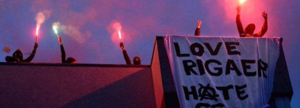 Riot Leaves 123 Berlin Police Injured 