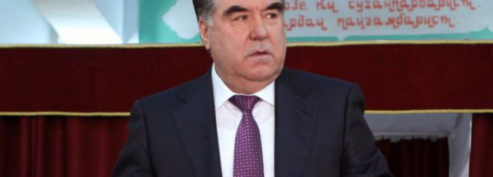 Tajiks Vote in Referendum on Banning Religious Parties