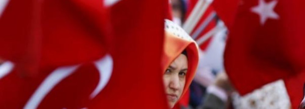Turkey Detains 28 Over Links to Gulen
