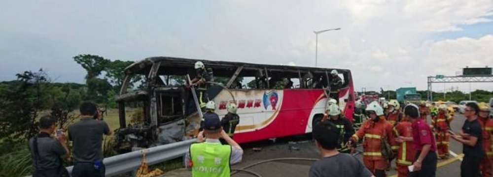 26 Dead in Taiwan Tourist Bus Fire 