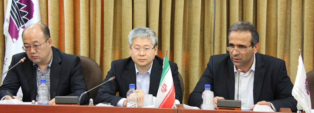 Iran, China to Set Up Industrial Town in Bam