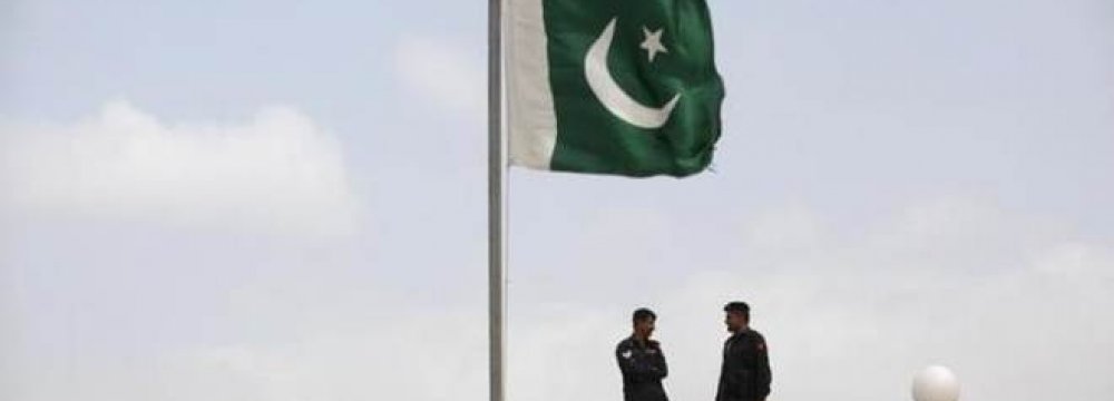 Pakistani Gate on Border to Help Curb Smuggling