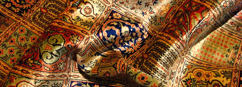 Persian Weavers Hopeful of Better Times