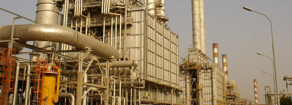Iran&#039;s Abadan Refinery Output at 364,000 bpd