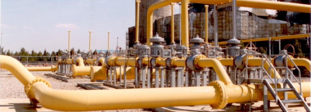 Iran Offers to Build Oil Refinery in Afghanistan