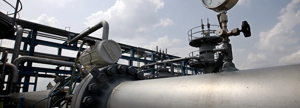 Low LNG Prices Divert Pakistan’s Interest From ‘Peace Pipeline’