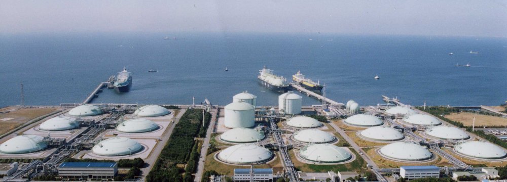 India Vying for LNG Terminal at Chabahar Port 