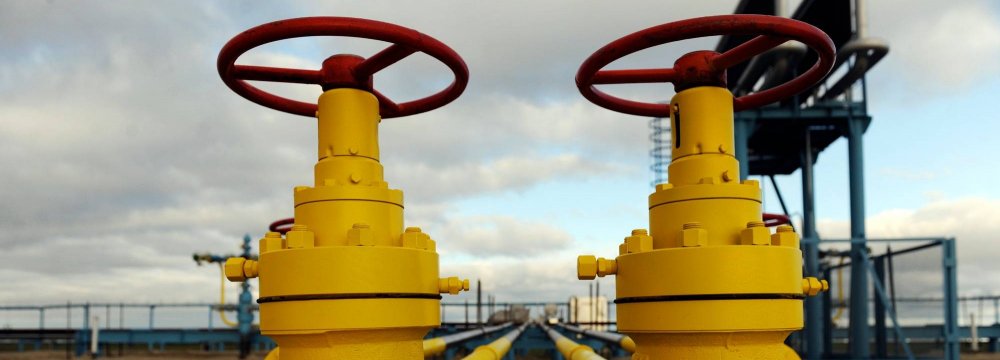 Iran plans to lay 6,000 km of gas pipelines nationwide, thereby raising the total length of the gas transportation system to 40,000 km in the coming years.