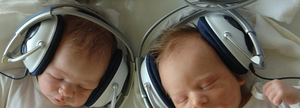 Music Boosts Babies’ Learning Skills 