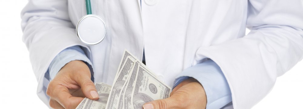 US Physicians Pay: Black &amp; White