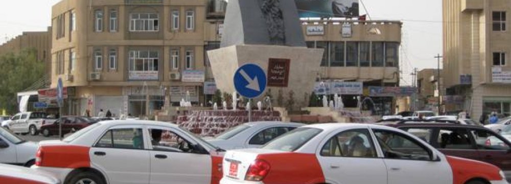 Striking Cabbies Disrupt Iran-Iraq Border Crossing