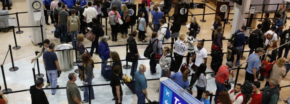 US Airport Screening Causes 70,000 to Miss Flights