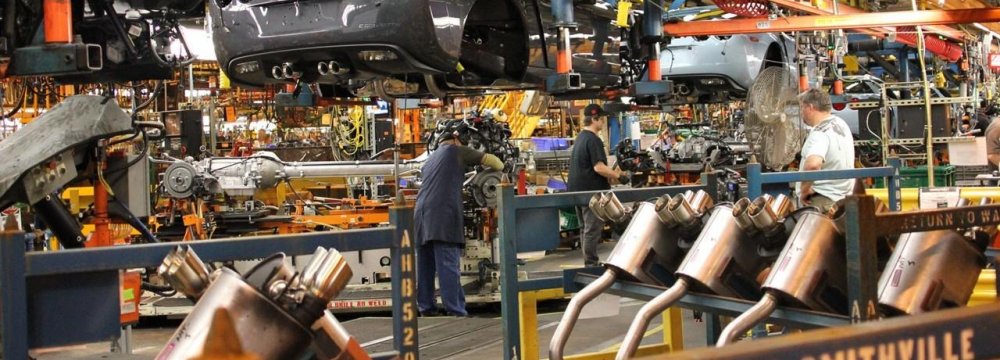 UK Manufacturing Shrinks to 3-Year Low