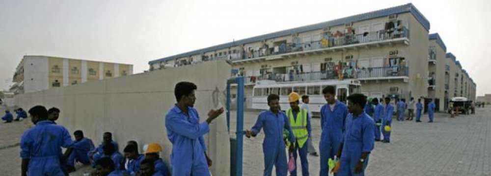 Expats in Oman Facing Salary Delays