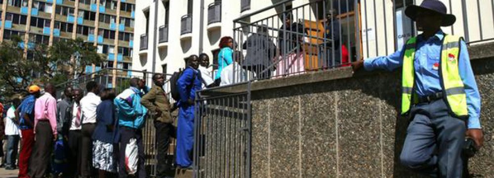 Zimbabweans Wary of New USD Bonds