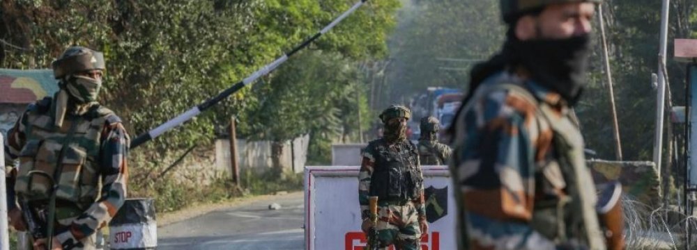 Militants Strike Indian Camp in Kashmir