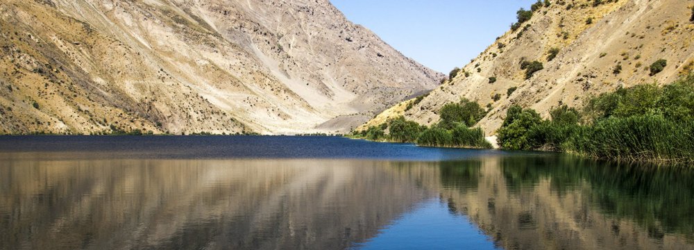 Road Access to Lorestan’s Gahar Lake Disputed