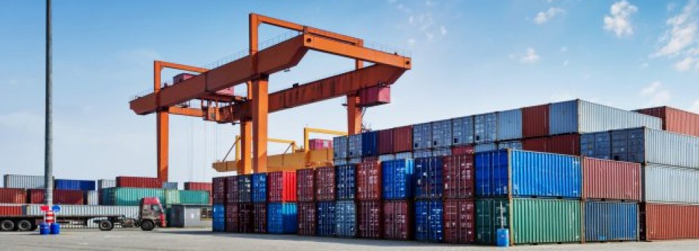 Qatar  Trade Surplus  Slumps 35%